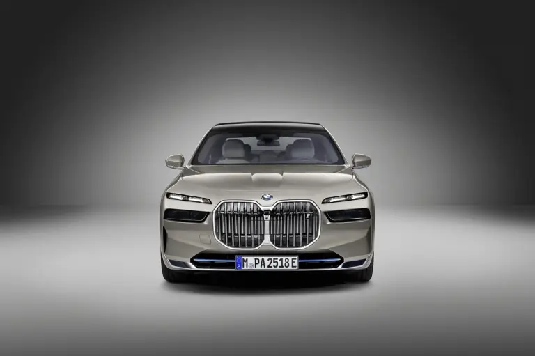 BMW Serie 7 2023 - Foto - 184