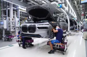 BMW Serie 7 2023 - Produzione Dingolfing