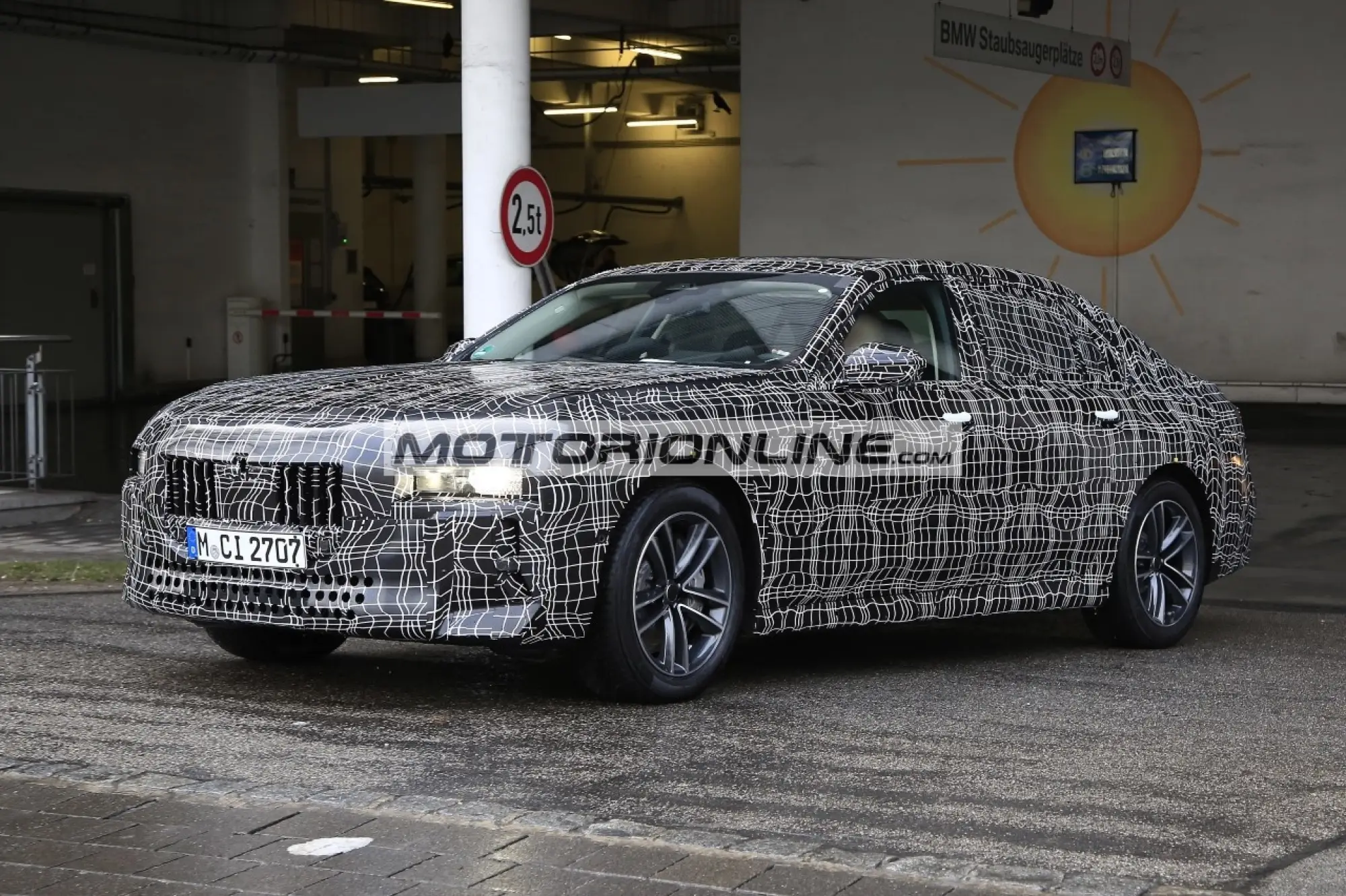 BMW Serie 7 e i7 - Foto spia 17-2-2021 - 7