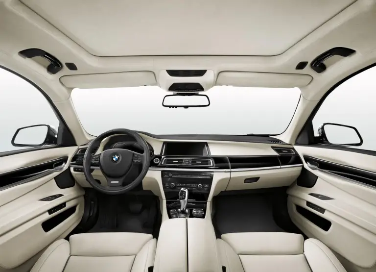 BMW Serie 7 Exclusive Edition - 3