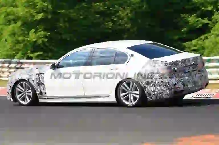 BMW Serie 7 facelift - Foto spia 15-5-2018 - 5