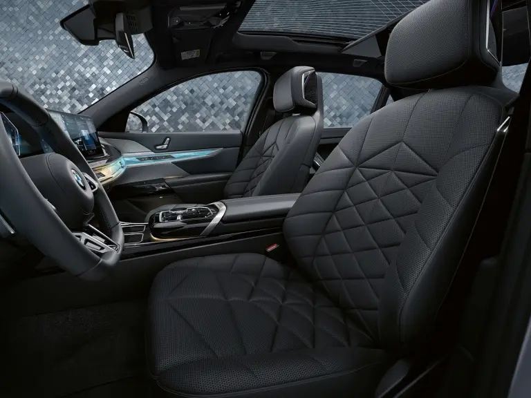 BMW Serie 7 First Edition 2023 - Foto - 8