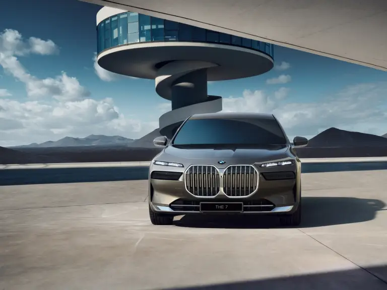 BMW Serie 7 First Edition 2023 - Foto - 12