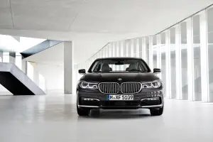 BMW Serie 7 MY 2016 - 23