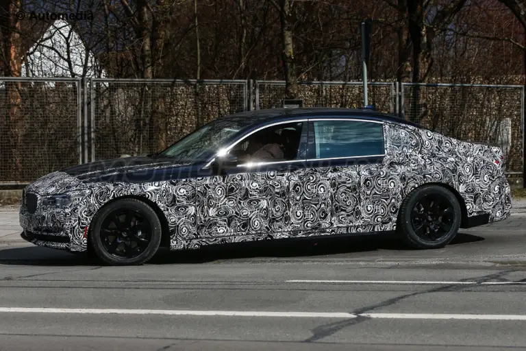 BMW Serie 7 MY 2016 - Foto spia 27-03-2015 - 5