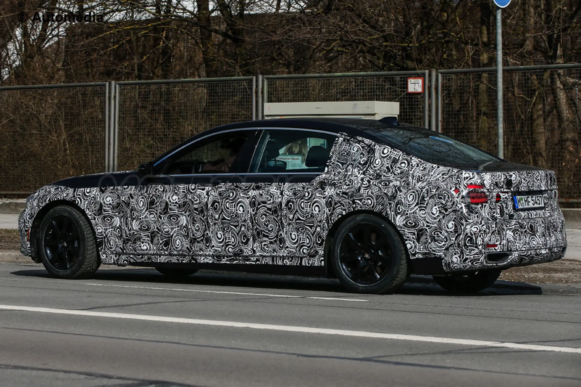 BMW Serie 7 MY 2016 - Foto spia 27-03-2015 - 7