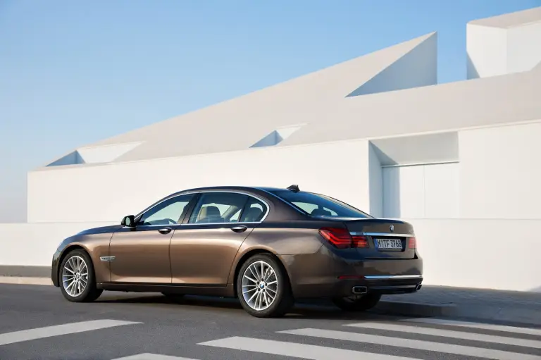 BMW Serie 7 restyling 2012 - 18