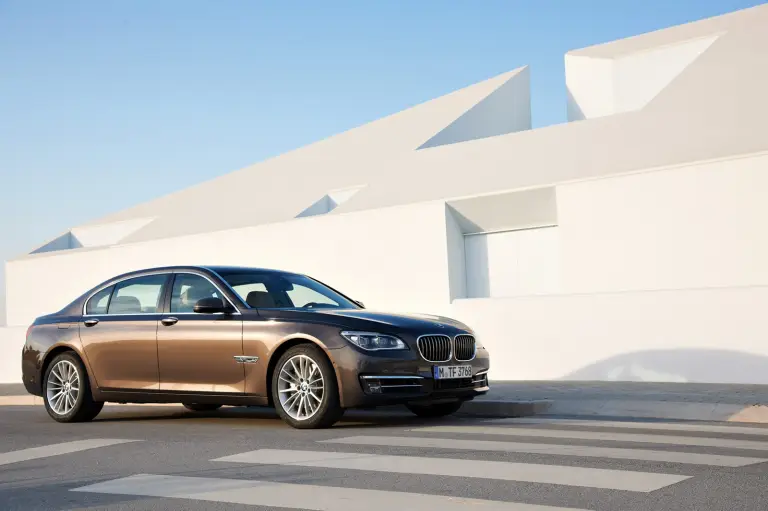 BMW Serie 7 restyling 2012 - 19