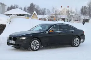 BMW Serie 7 restyling 2013 foto spia gennaio 2012