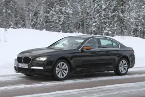 BMW Serie 7 restyling 2013 foto spia gennaio 2012