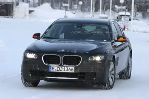 BMW Serie 7 restyling 2013 foto spia gennaio 2012