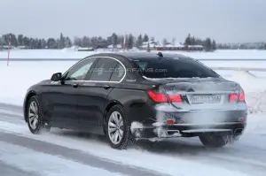 BMW Serie 7 restyling 2013 foto spia gennaio 2012