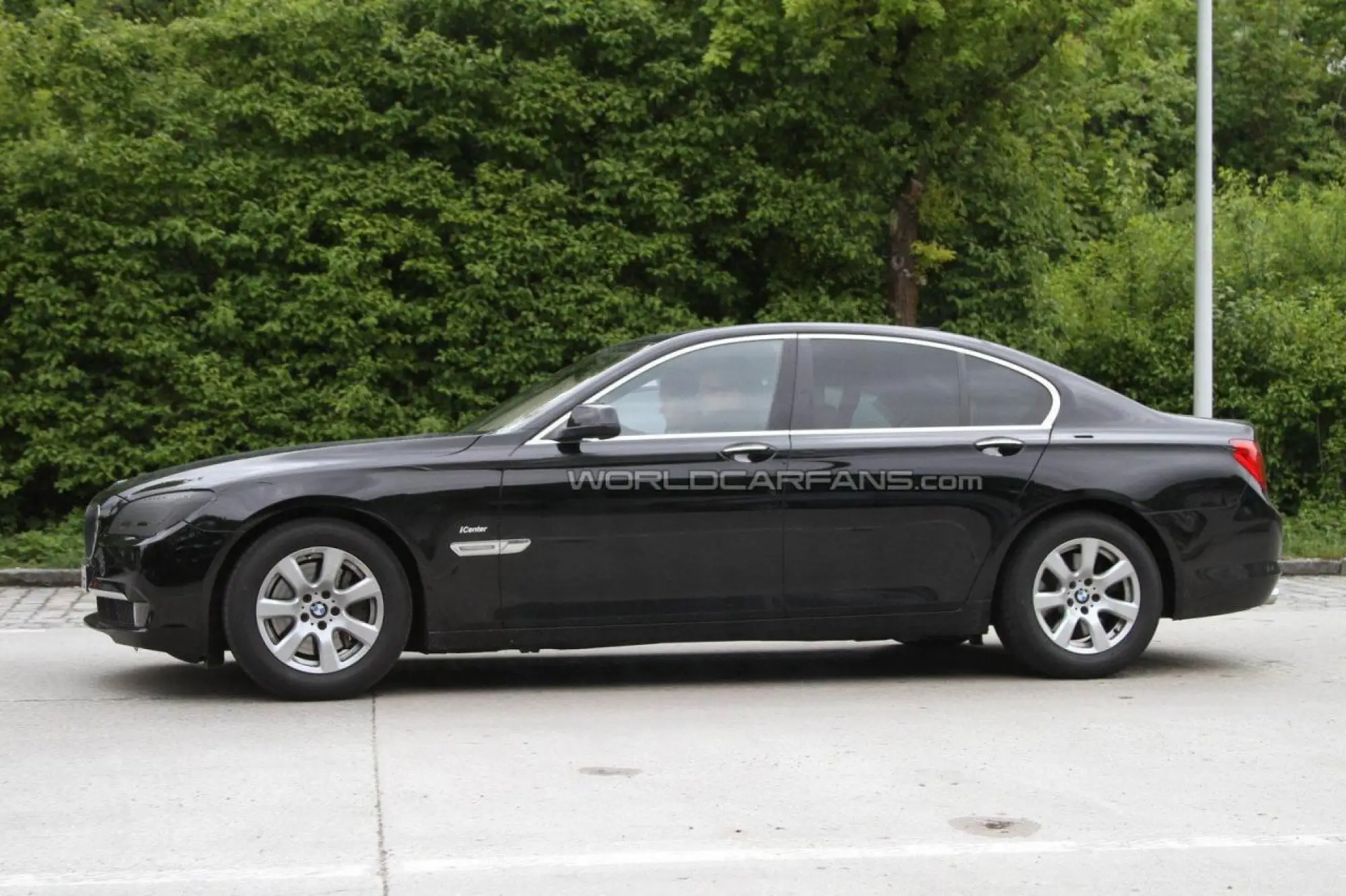 BMW Serie 7 restyling foto spia - 3