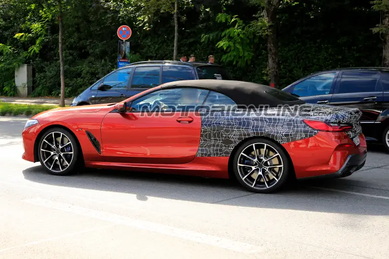 BMW Serie 8 Cabrio foto spia 20 settembre 2018 - 7