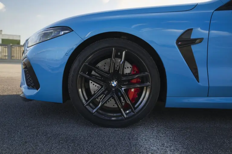 BMW Serie 8 ed M8 2023 - Foto - 45