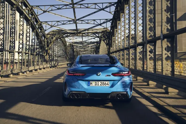 BMW Serie 8 ed M8 2023 - Foto - 56