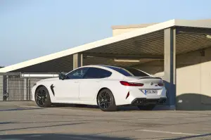 BMW Serie 8 ed M8 2023 - Foto - 17