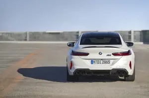 BMW Serie 8 ed M8 2023 - Foto - 19