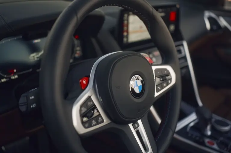 BMW Serie 8 ed M8 2023 - Foto - 75