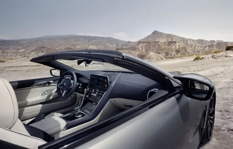BMW Serie 8 ed M8 2023 - Foto - 47
