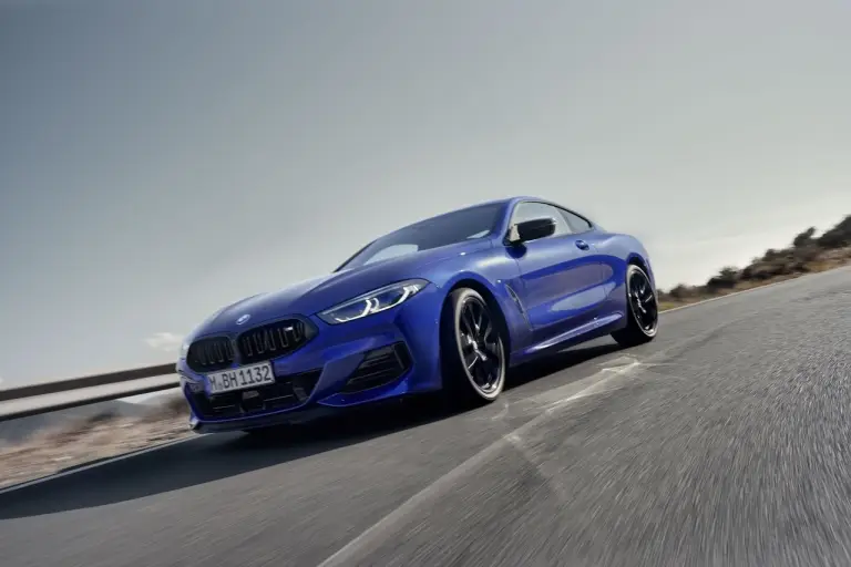 BMW Serie 8 ed M8 2023 - Foto - 44