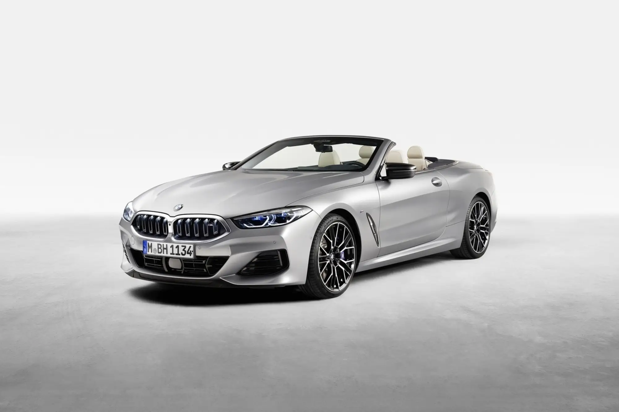BMW Serie 8 ed M8 2023 - Foto - 74