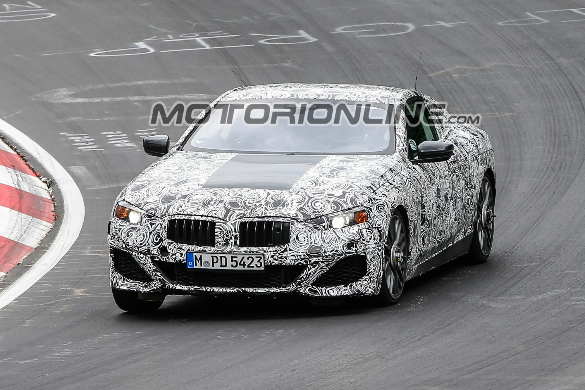 BMW Serie 8 - Foto spia 26-07-2017 - 2