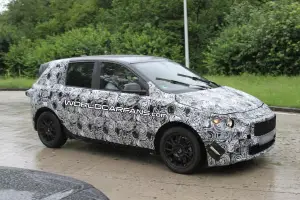 BMW trazione anteriore spy - 1