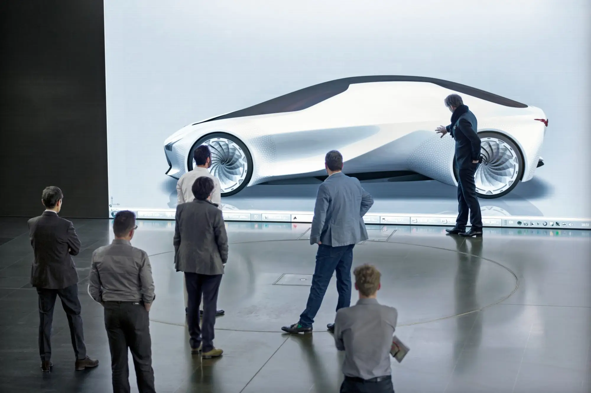BMW Vision Next 100 Concept - 37