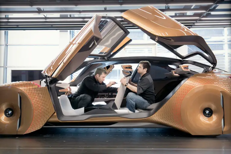 BMW Vision Next 100 Concept - 43