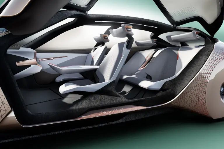 BMW Vision Next 100 Concept - 58