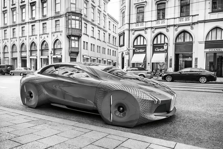 BMW Vision Next 100 - 8