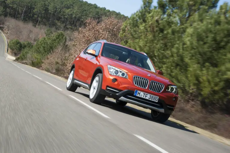 BMW X1 2012 - Foto ufficiali in movimento - 7