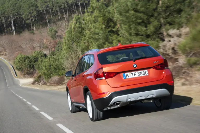 BMW X1 2012 - Foto ufficiali in movimento - 11