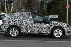 BMW X1 2015 - Foto spia 17-12-2014