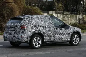 BMW X1 2015 - Foto spia 17-12-2014