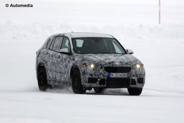 BMW X1 2015 - Foto spia 21-02-2014 - 1