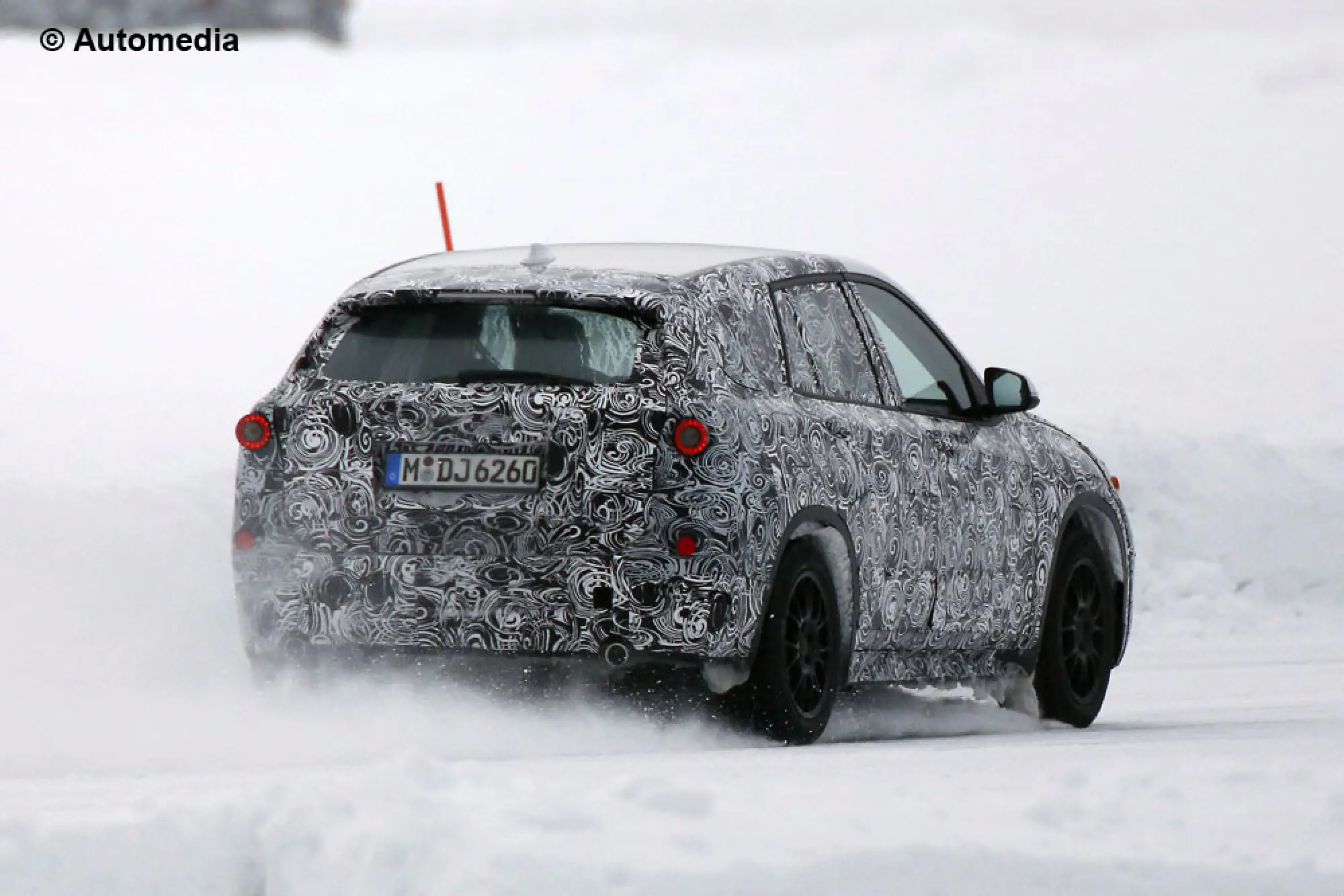 BMW X1 2015 - Foto spia 21-02-2014 - 5