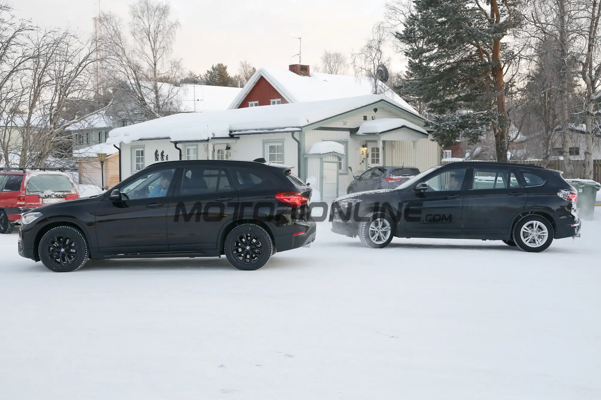 BMW X1 a passo lungo - Foto spia 22-01-2016 - 1
