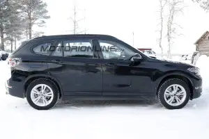BMW X1 a passo lungo - Foto spia 22-01-2016