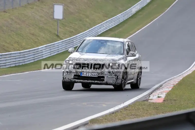 BMW X1 - Foto spia 19-4-2021 - 1