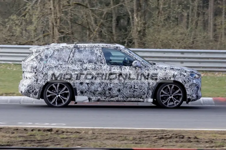BMW X1 - Foto spia 19-4-2021 - 13