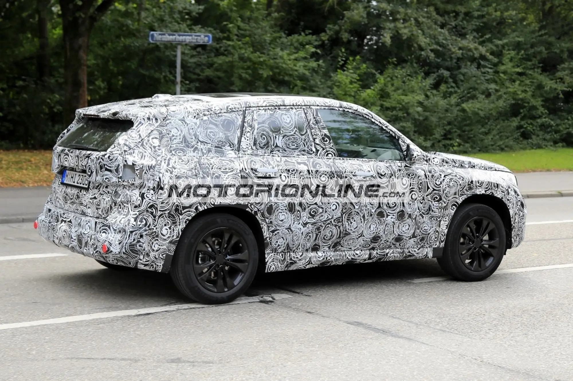 BMW X1 - Foto spia 8-9-2020 - 15