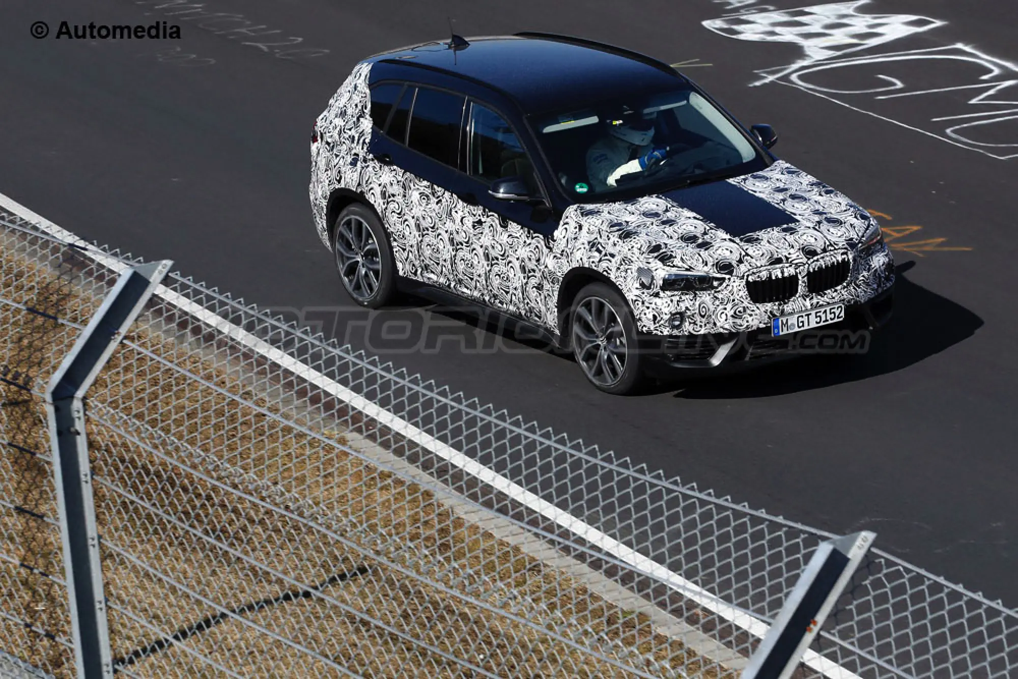 BMW X1 MY 2016 - Foto spia 18-03-2015 - 10