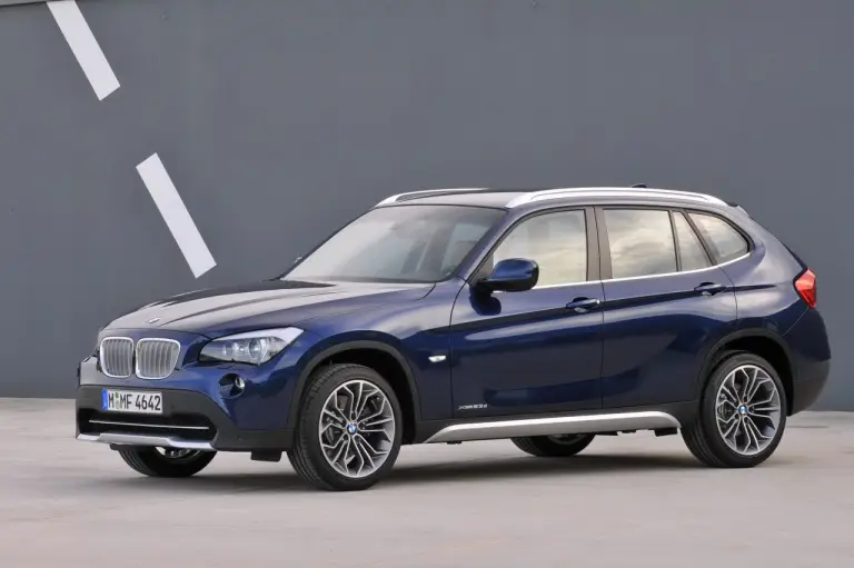 Bmw X1 sDrive18i e Bmw X1 xDrive25i - 1