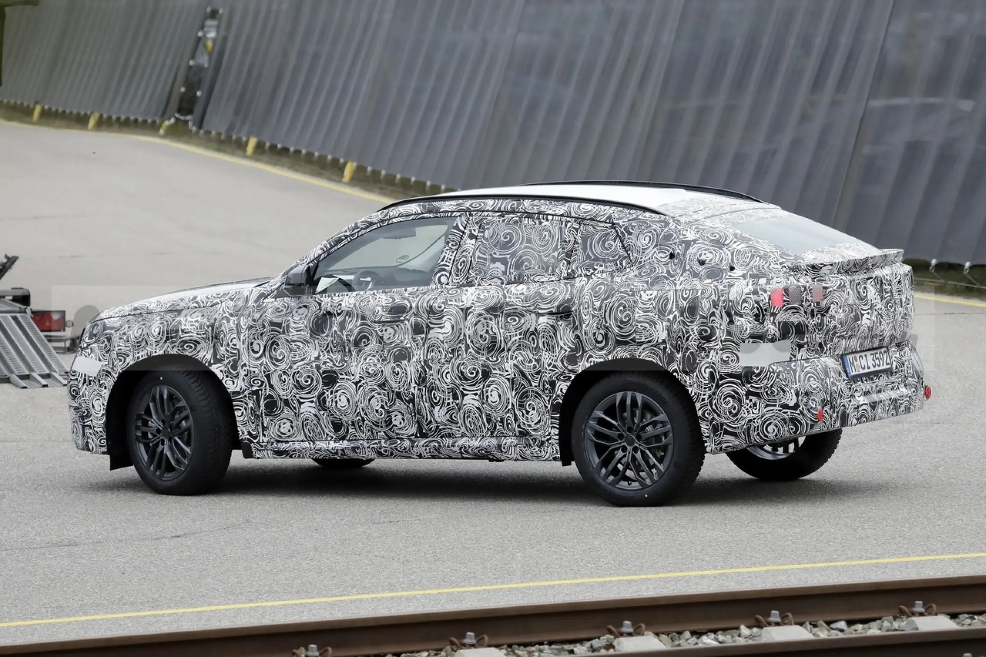 BMW X2 2024 - Foto Spia 11-10-2022 - 14