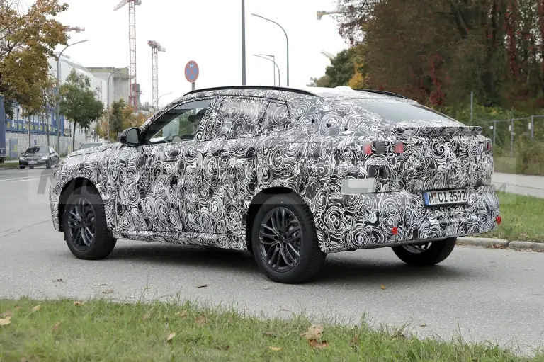 BMW X2 2024 - Foto Spia 13-10-2022 - 16