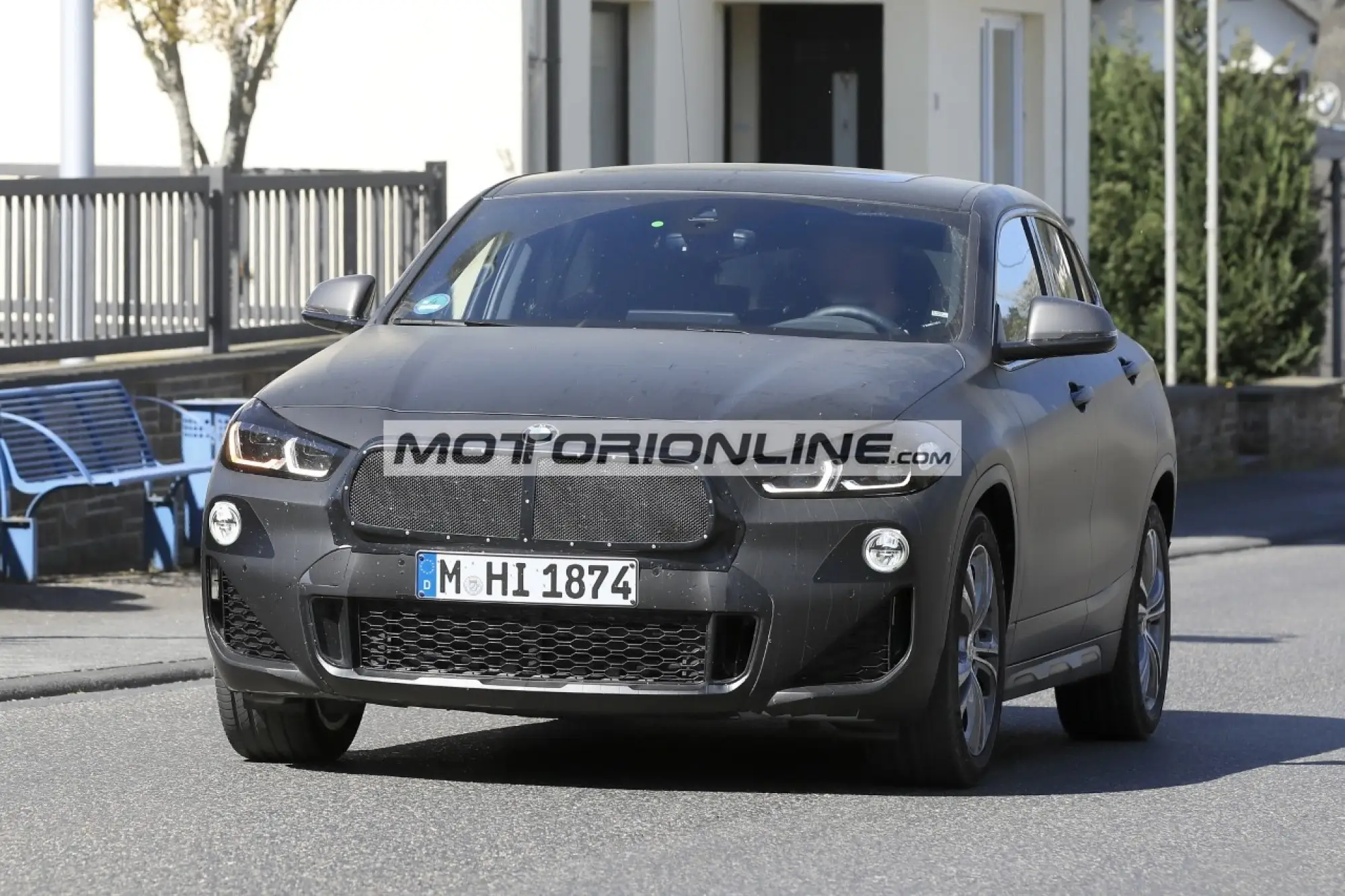 BMW X2 facelift - Foto spia 23-4-2020 - 2