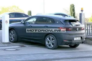 BMW X2 facelift - Foto spia 23-4-2020 - 9