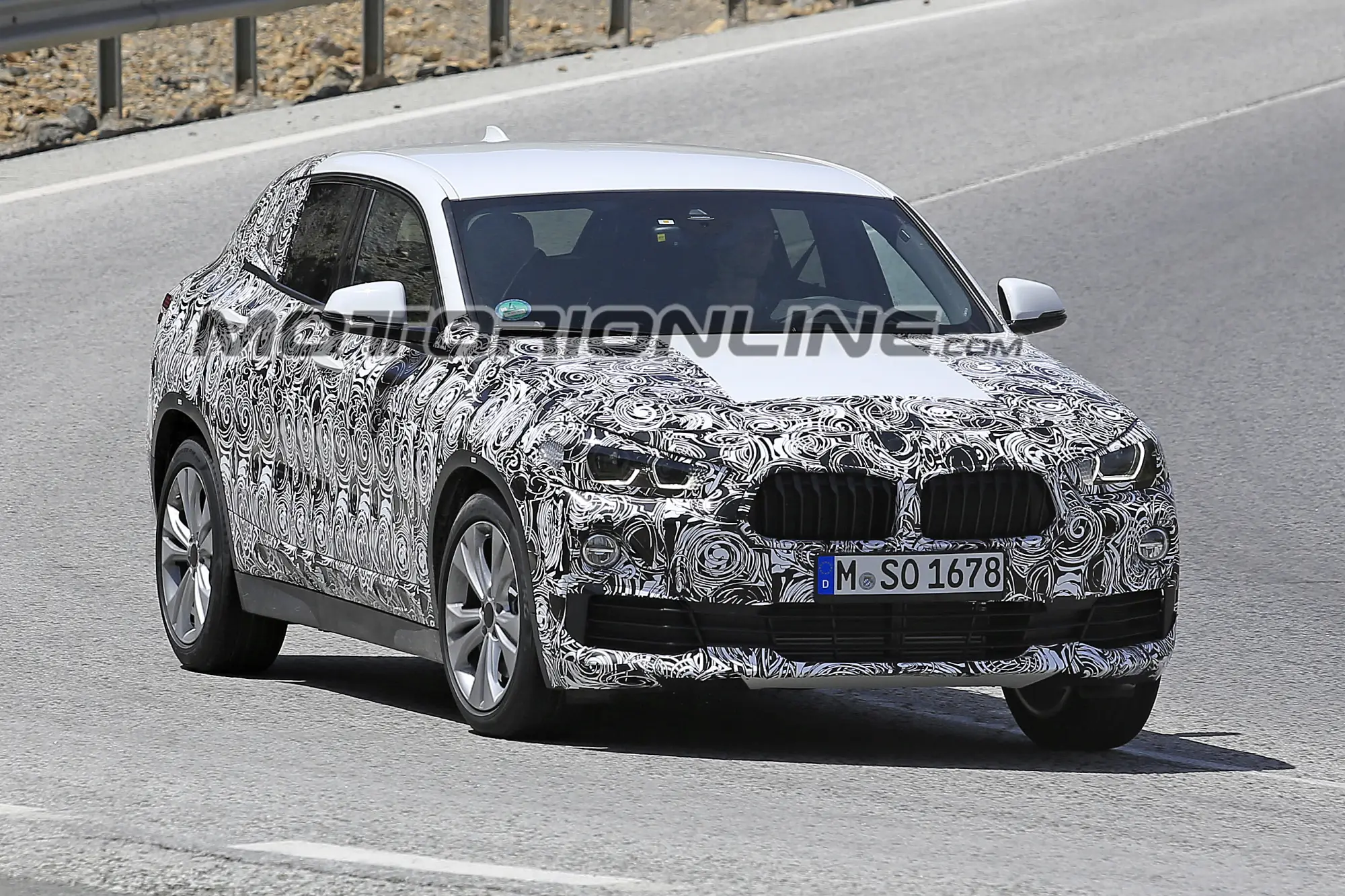 BMW X2 foto spia 13 Luglio 2017 - 1